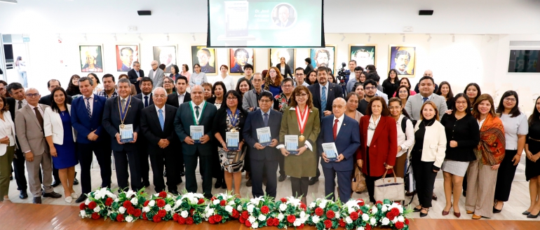 Libro sobre psicoterapia conductual cognitiva presenta docente villarrealino