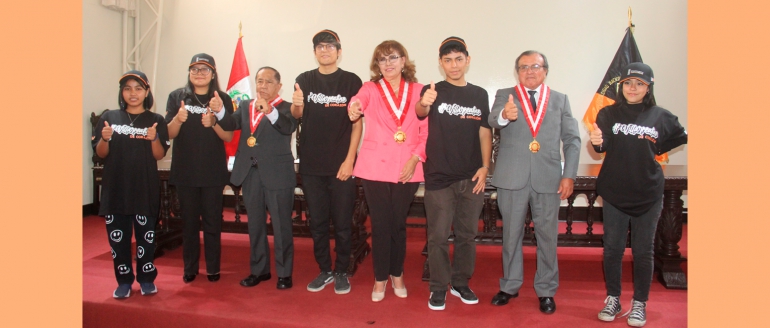 Primeros puestos del examen de admisi&oacute;n 2023 reciben reconocimiento