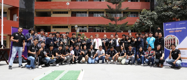 Realizan competencia nacional de rob&oacute;tica - INCATRON