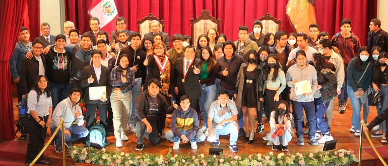 Facultad de Ingenier&iacute;a Electr&oacute;nica e Inform&aacute;tica cumple 25 a&ntilde;os