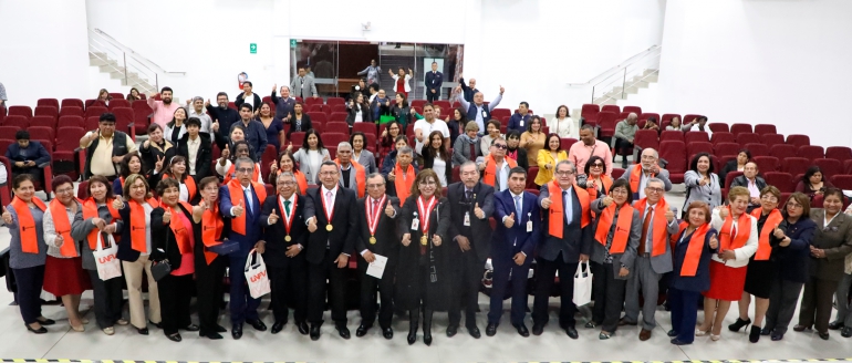 Trabajadores cesantes 2025 de nuestra universidad reciben merecido homenaje