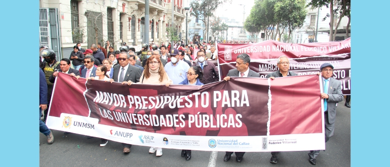 Marchamos para exigir mayor presupuesto para las universidades p&uacute;blicas