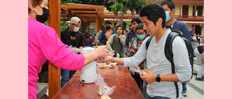 Se brinda chocolatada navide&ntilde;a para la comunidad villarrealina