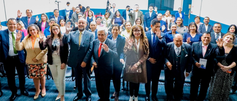 Rectora villarrealina presente conferencia sobre elecciones municipales y regionales