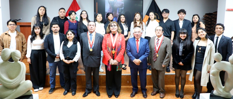 Muestra colectiva de escultura inaugura Facultad de Arquitectura y Urbanismo