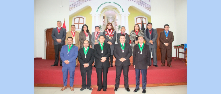 Docentes de Derecho y Ciencia Pol&iacute;tica reciben medallas en sus nuevas categor&iacute;as
