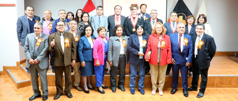 Rinden emotivo homenaje a personal administrativo cesante por su dedicaci&oacute;n