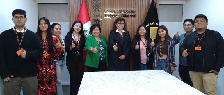 Agrupaci&oacute;n estudiantil presenta iniciativas de innovaci&oacute;n a rectora villarrealina