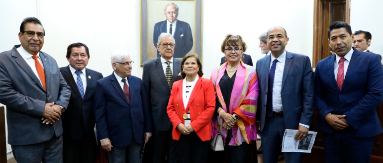 Rectora villarrealina participa en celebraciones por los 199 a&ntilde;os de la Batalla de Ayacucho