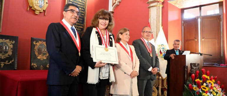 Rectora villarrealina recibe distinci&oacute;n de la Universidad de San Marcos