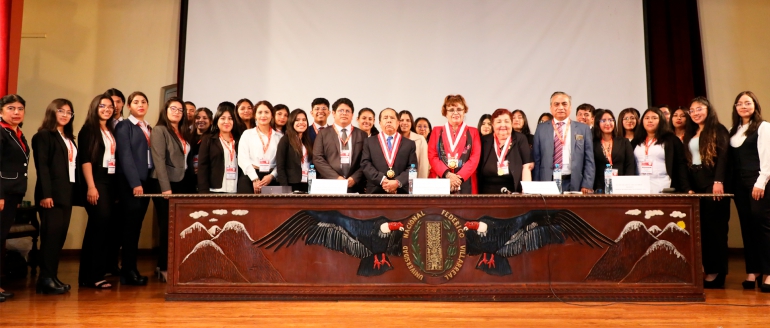 Inauguran congreso internacional de estudiantes de Contabilidad