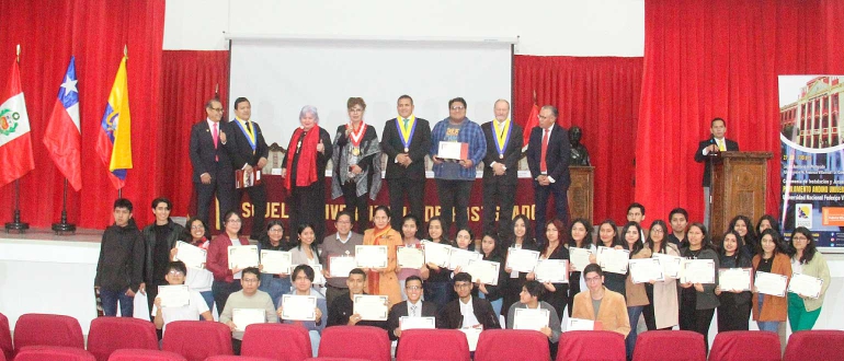 Parlamentarios andinos universitarios villarrealinos asumen cargo