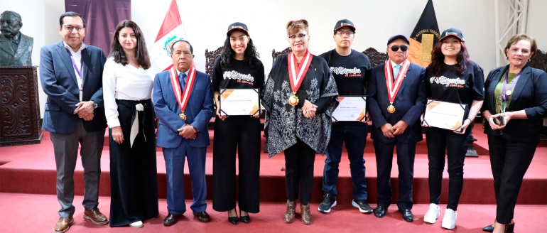 Se realiza premiaci&oacute;n a los primeros puestos del Examen de Admisi&oacute;n