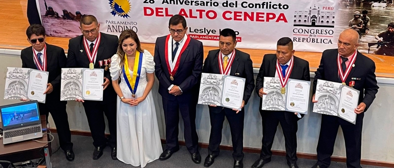 Distinguen a trabajador villarrealino h&eacute;roe del Cenepa en el Congreso de la Rep&uacute;blica