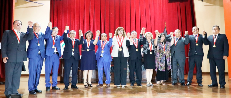 Juramentan al cargo decanos electos en 10 facultades villarrealinas