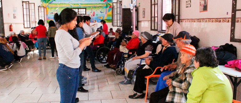 Estudiantes villarrealinos realizan proyección social en centro geriátrico