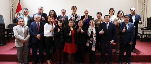 Docente investigadora de la Universidad Nacional de Educación a Distancia de España brinda exposición sobre entornos personales de aprendizaje