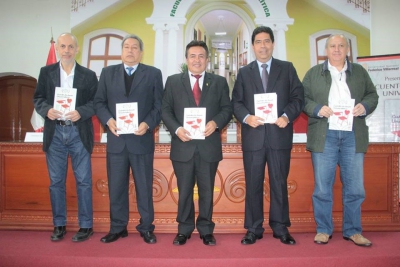 Primer cuento de amor universitario. Amor en aulas, patios y más