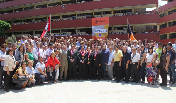 Comunidad villarrealina recibe anuncio del licenciamiento institucional