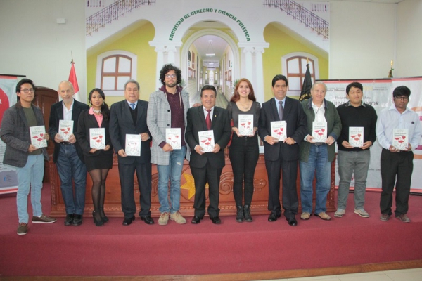 Presentación del libro cuentos de amor universitario con ganadores del primer concurso