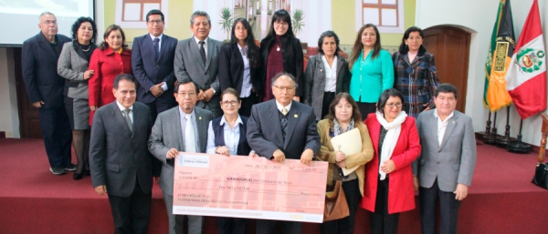 Publican resultados y premian mejores investigaciones estudiantiles y tesis sustentadas